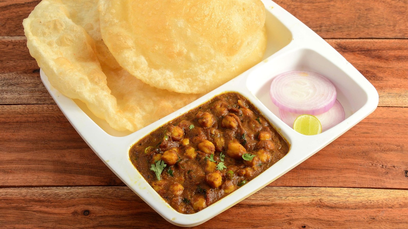 Flavorful Chole Puri Recipe: A Perfect North Indian Feast