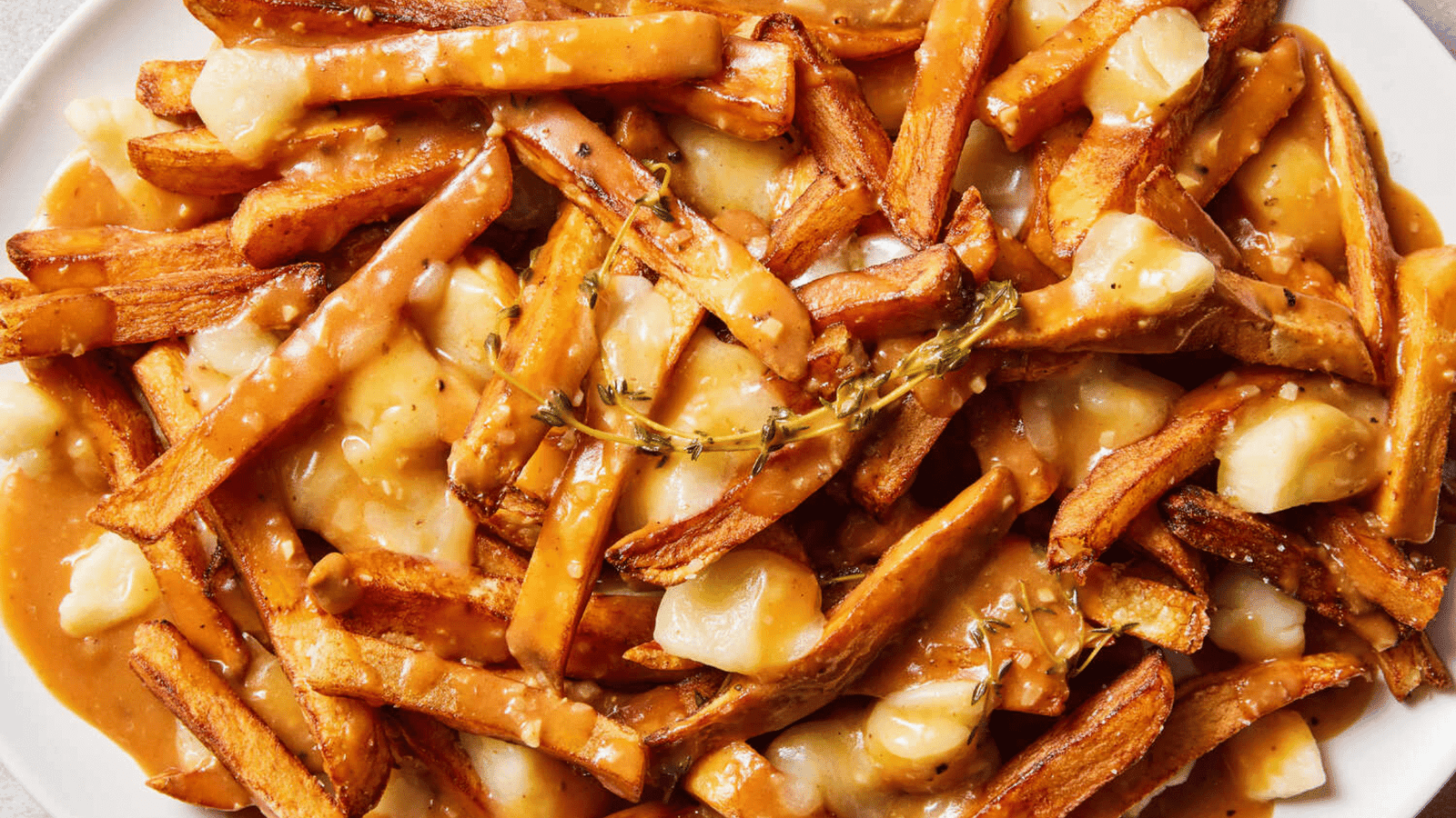 A Delicious Classic: Canadian Poutine Recipe