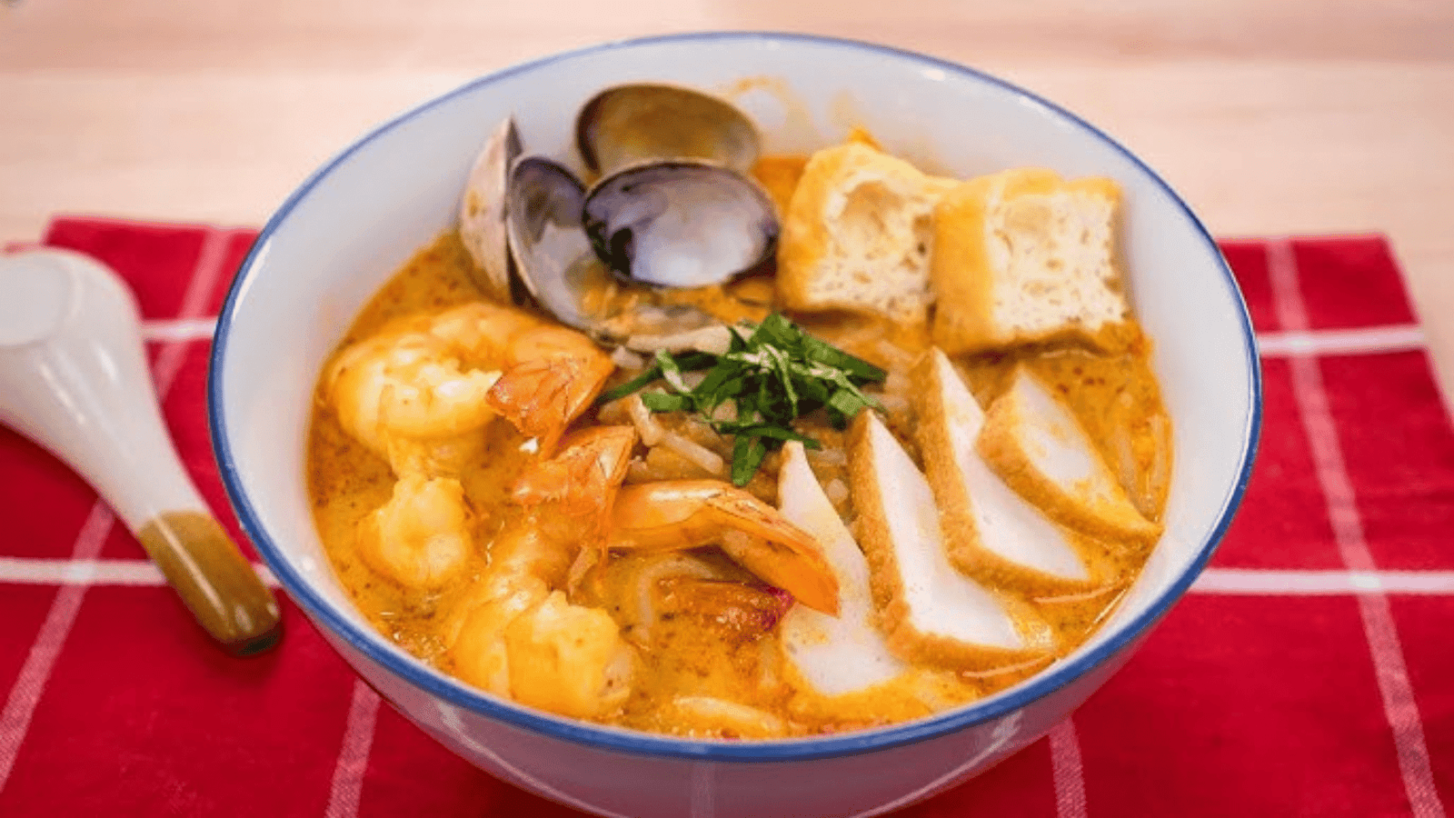 Delicious Laksa Recipe: A Malaysian and Singaporean Delight