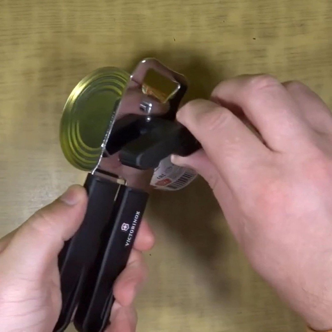Victorinox can opener